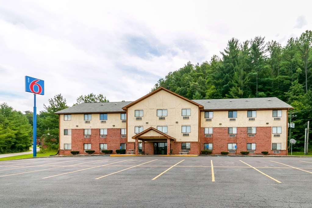Motel 6 مورهيد المظهر الخارجي الصورة