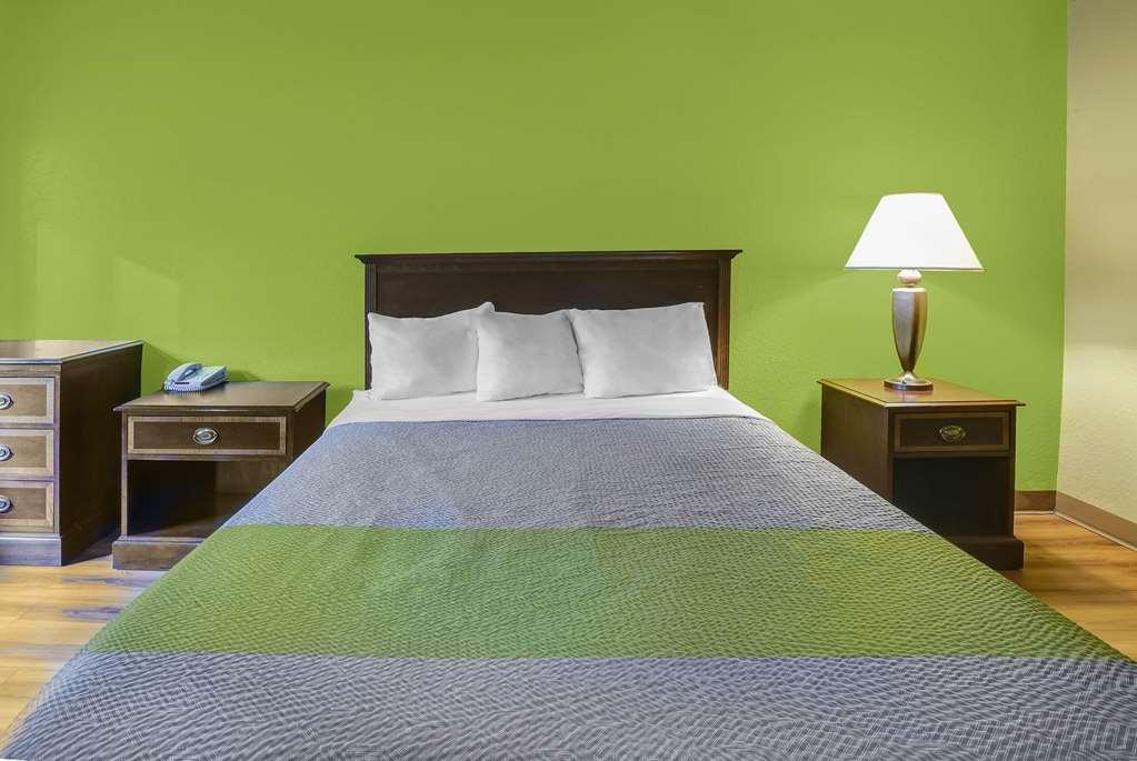 Motel 6 مورهيد الغرفة الصورة
